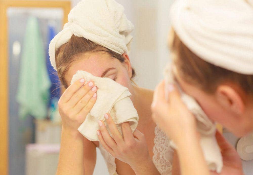 ilustrasi membersihkan sisa cleansing oil (robemart.com/Lucy L)