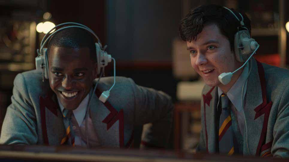 Otis dan Eric dalam "Sex Education" (instagram.com/sexeducation)