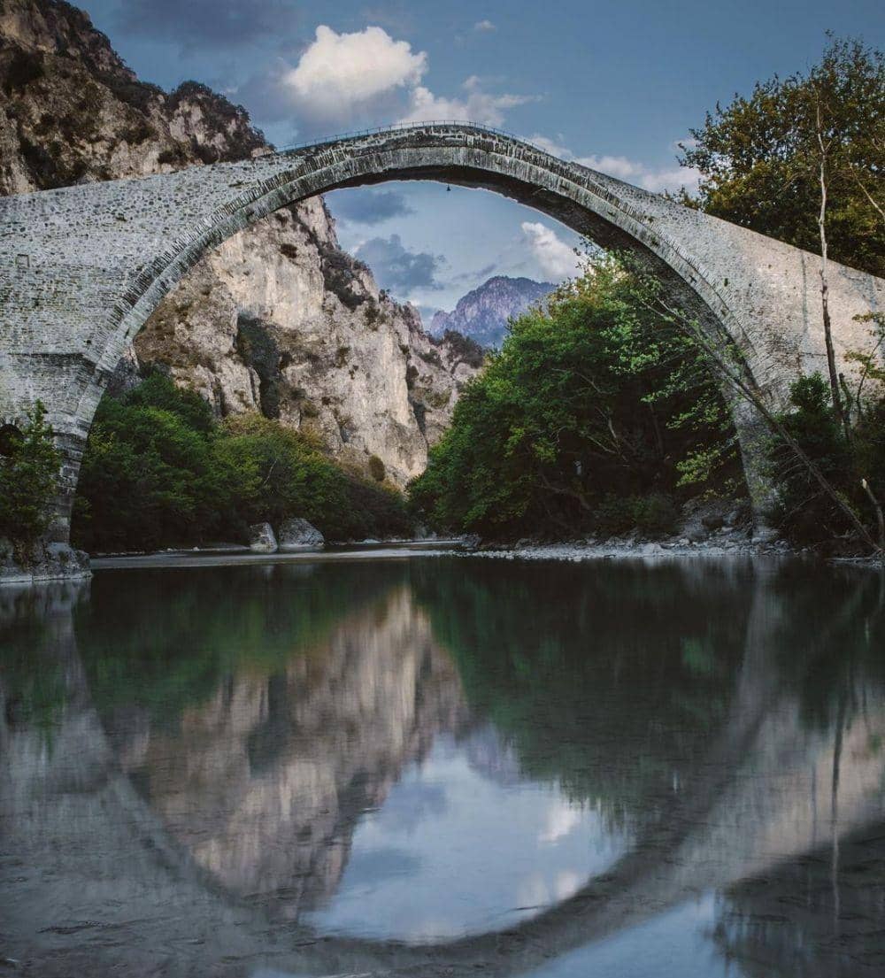 The Old Bridge of Konitsa (instagram.com/north_explorer)
