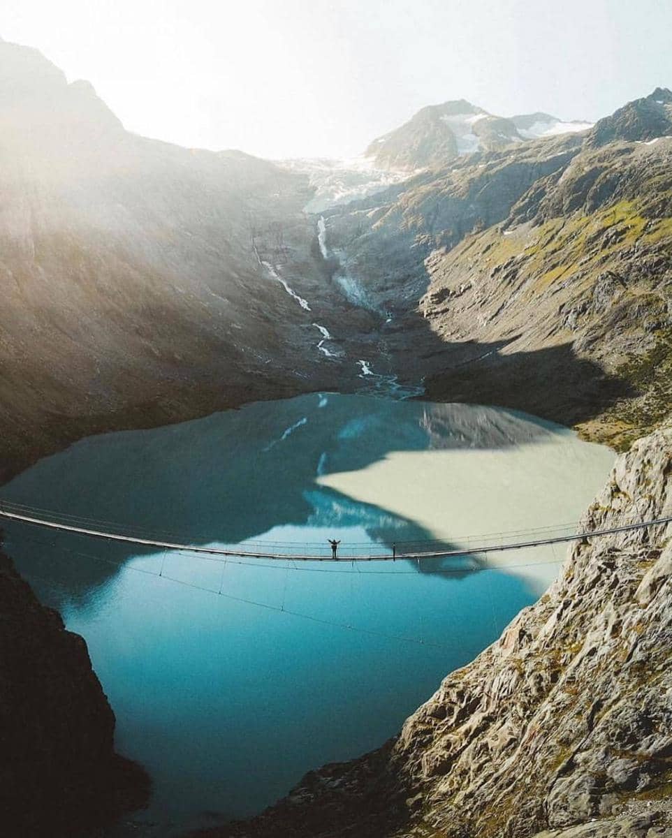 Trift Suspension Bridge (instagram.com/findandgo.ch)