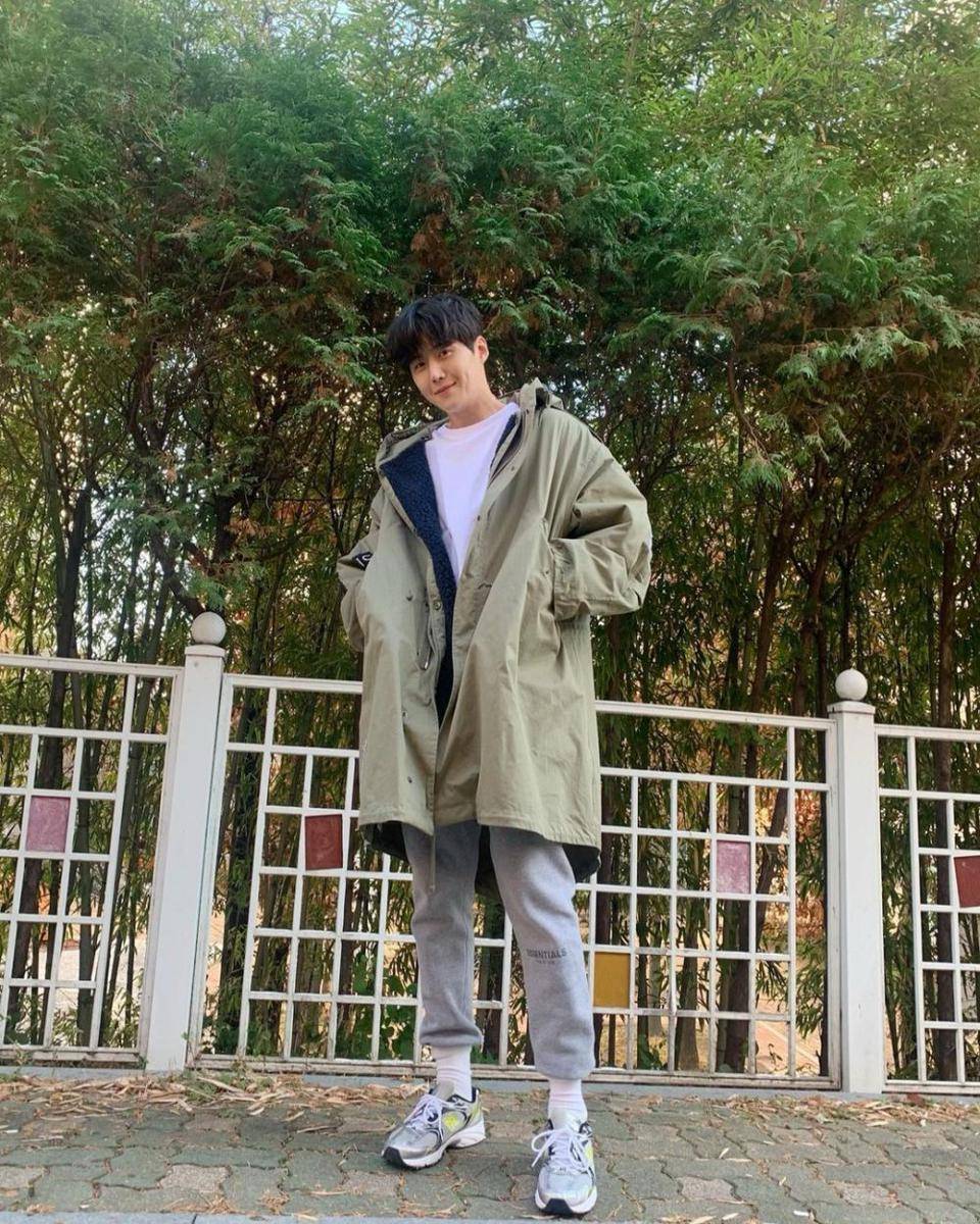 Kim Seon Ho (instagram.com/seonho__kim)