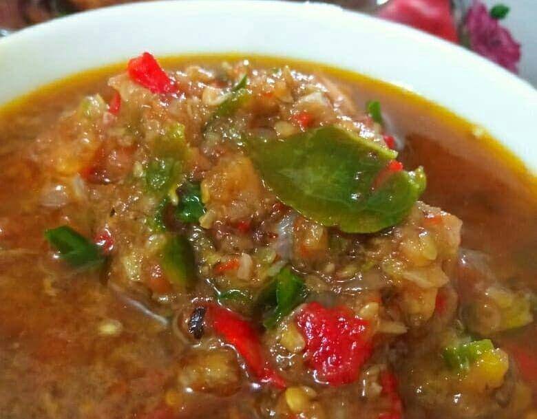 Sambal daun jeruk (instagram.com/yunibelcakes)