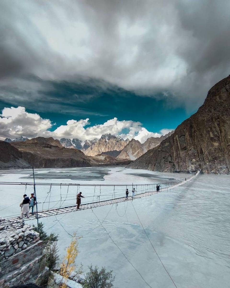 Hussaini Hanging Bridge (instagram.com/shahidiqbaldubir)