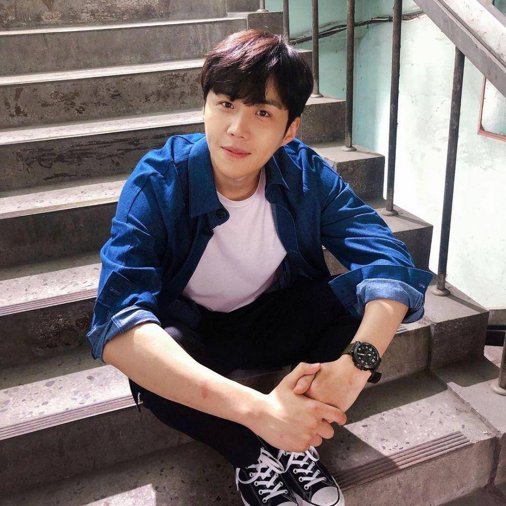 Kim Seon Ho (instagram.com/kimseonho_staff.diary)