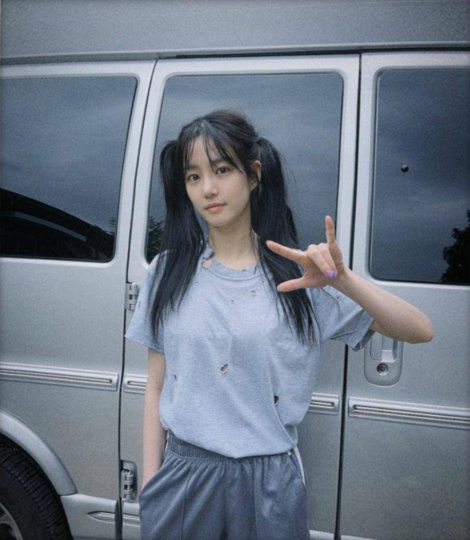 Lee Yoo Bi (instagram.com/yubi_190)