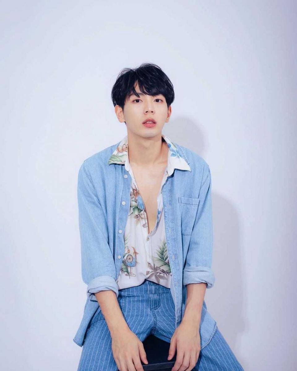 Up Poompat (instagram.com/uppoompat)