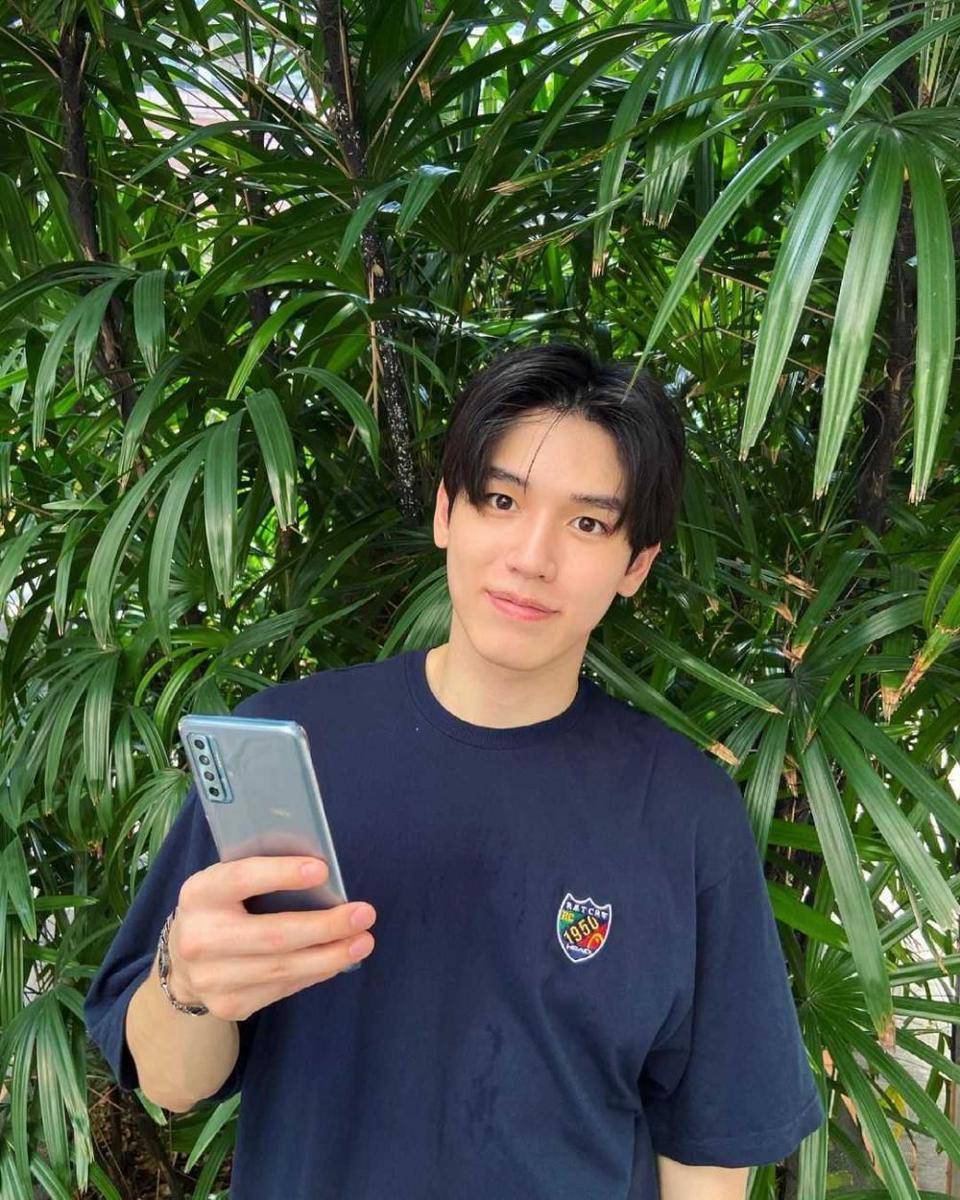 New Thitipoom (instagram.com/newwiee)