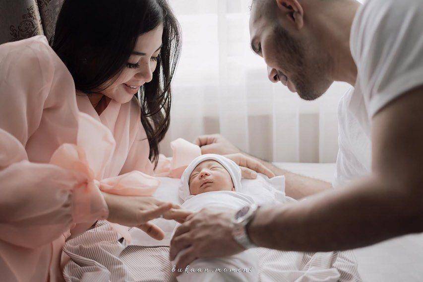 Keluarga baru Enji (Instagram.com/hanakartka)