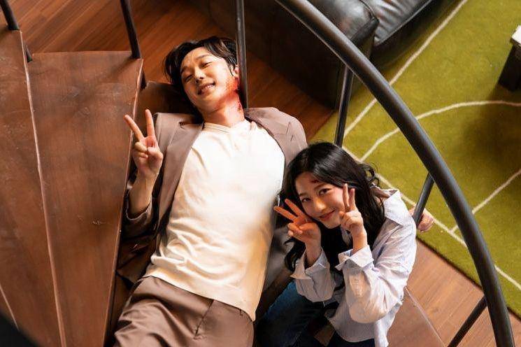 momen ceria pemain The Penthouse 3 (instagram.com/yoonjongactor_official)