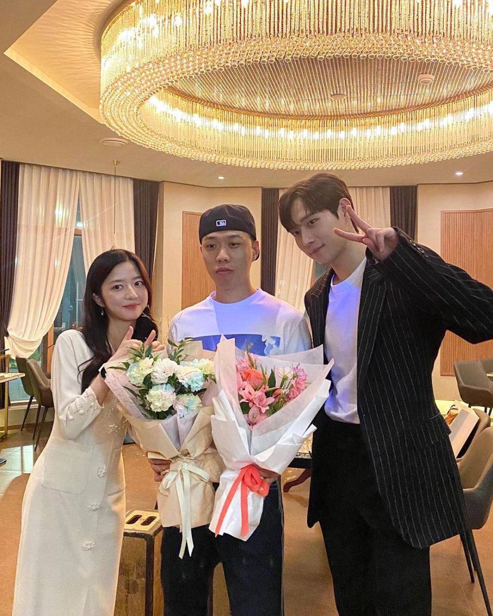 momen ceria pemain The Penthouse 3 (instagram.com/youngdae0302)