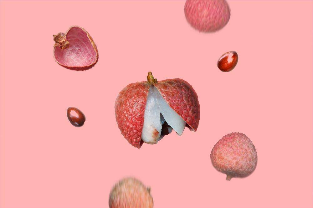 ilustrasi buah leci (unsplash.com/Isaac N.C.)