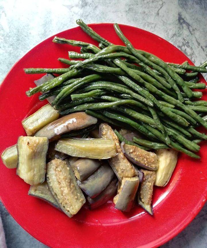 Foto terong goreng dan kacang panjang (Instagram.com/dapurkilo9_bpn)