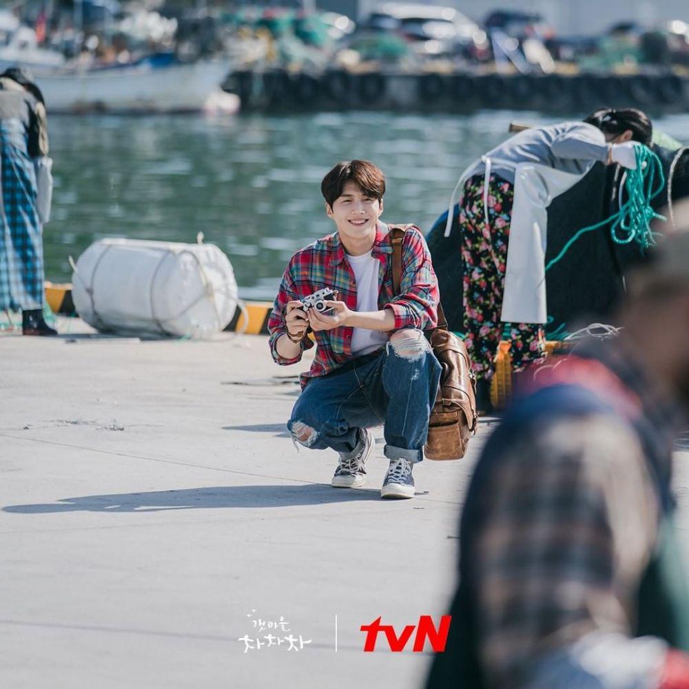 Kim Seon Ho di drama Hometown Cha-Cha-Cha (instagram.com/tvn_drama)