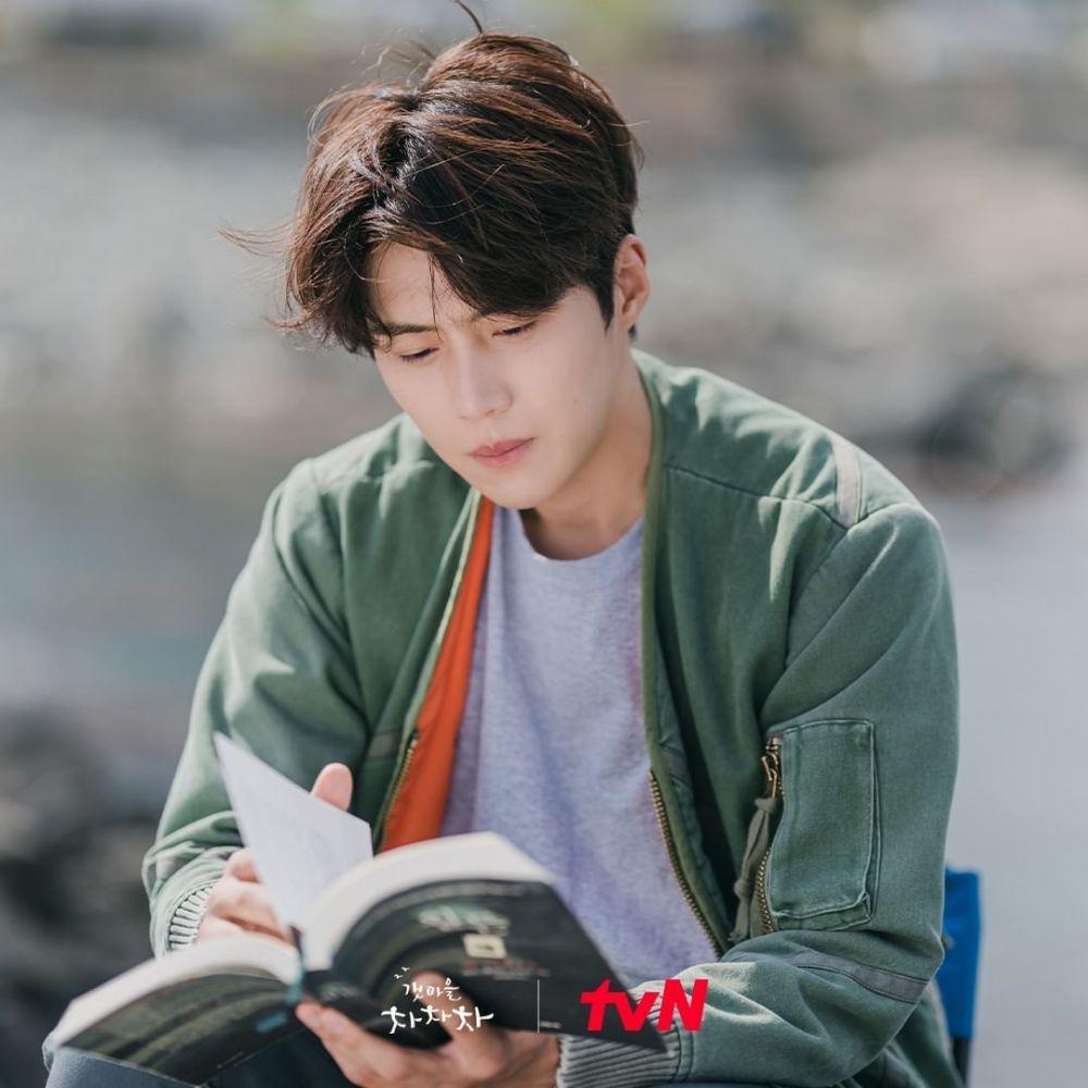 Kim Seon Ho di drama Hometown Cha-Cha-Cha (instagram.com/tvn_drama)