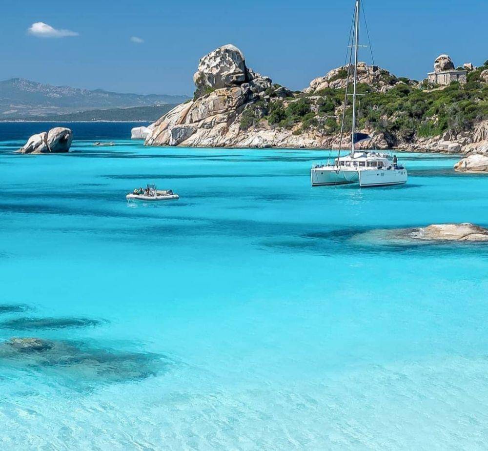 keindahan Cala Mariolu (instagram.com/beachmirror)