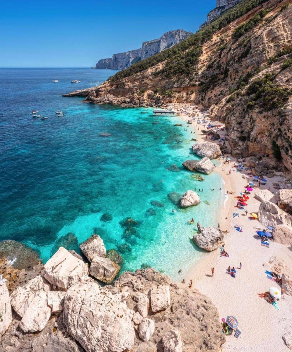keindahan Cala Mariolu (instagram.com/escursioni_calagonone)