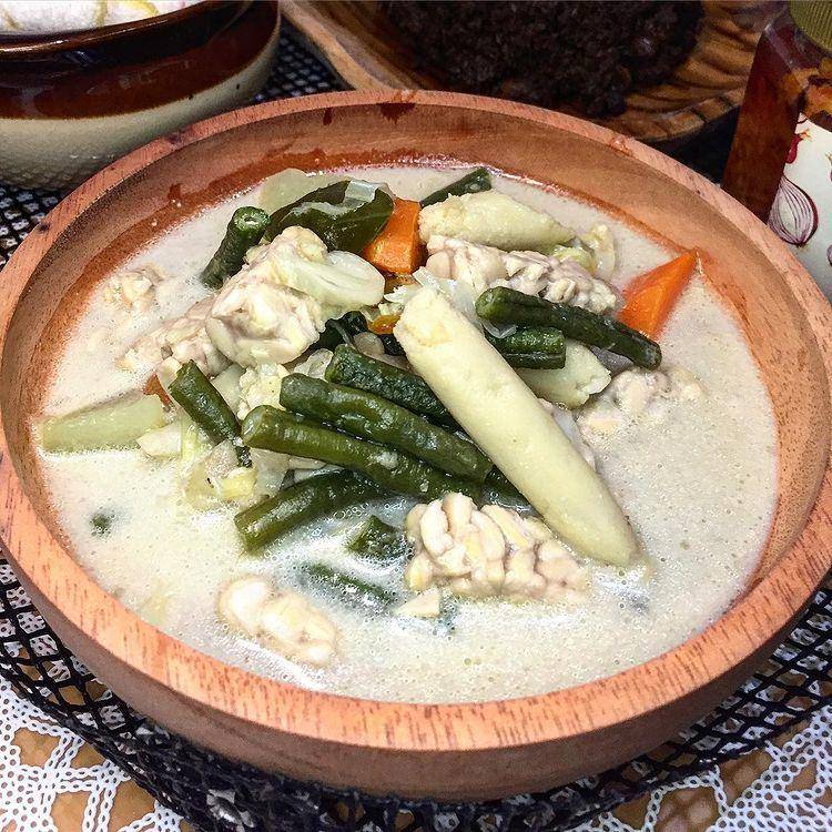Sayur besan (instagram.com/ jo_dith)
