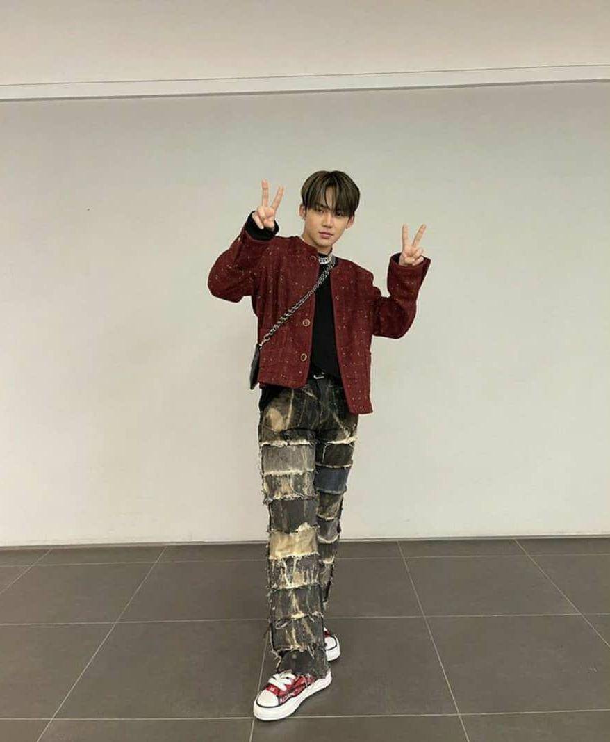 Outer ala member Treasure (instagram.com/ygtre4sure526)