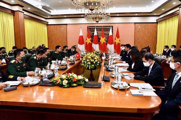 Pertemuan antara delegasi Jepang dan Vietnam di Hanoi, Vietnam, pada hari Sabtu, 11 September 2021, waktu setempat. (Twitter.com/ModJapan_en)