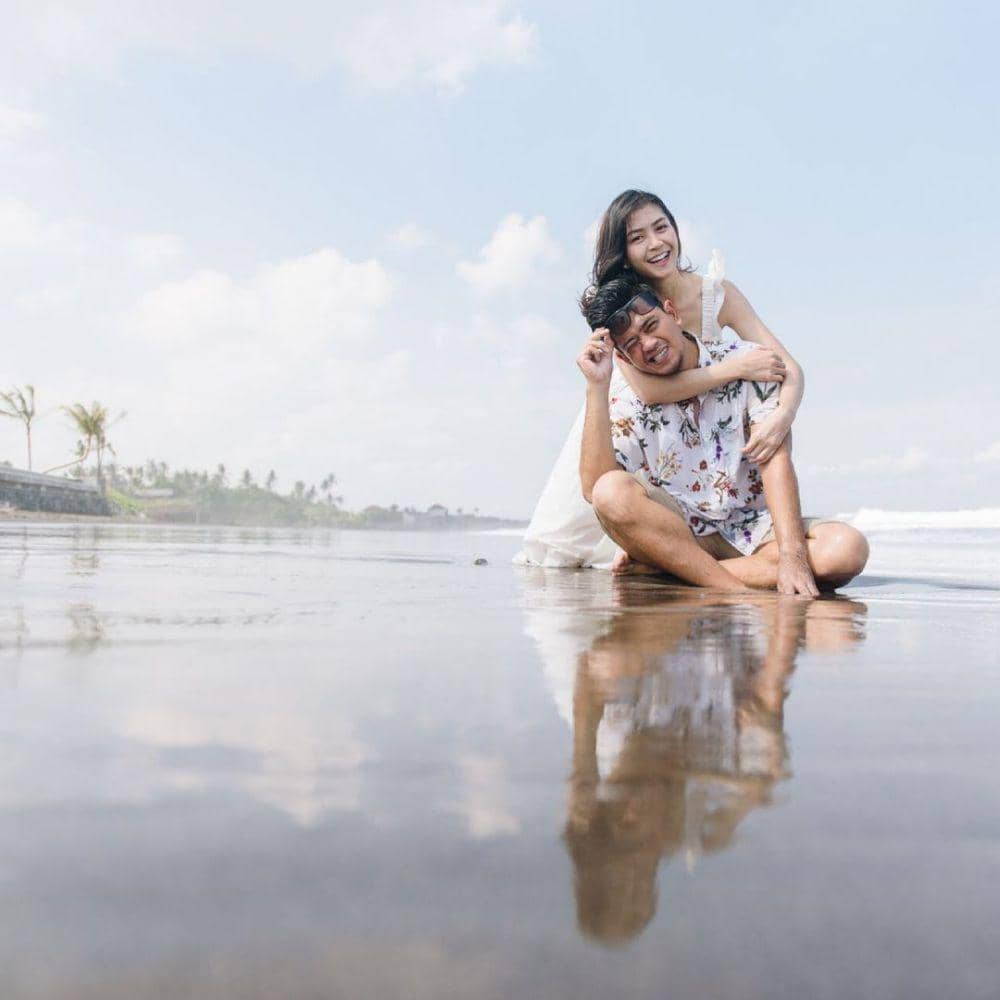 Surya Insomnia dan istri (instagram.com/suryainsomnia)