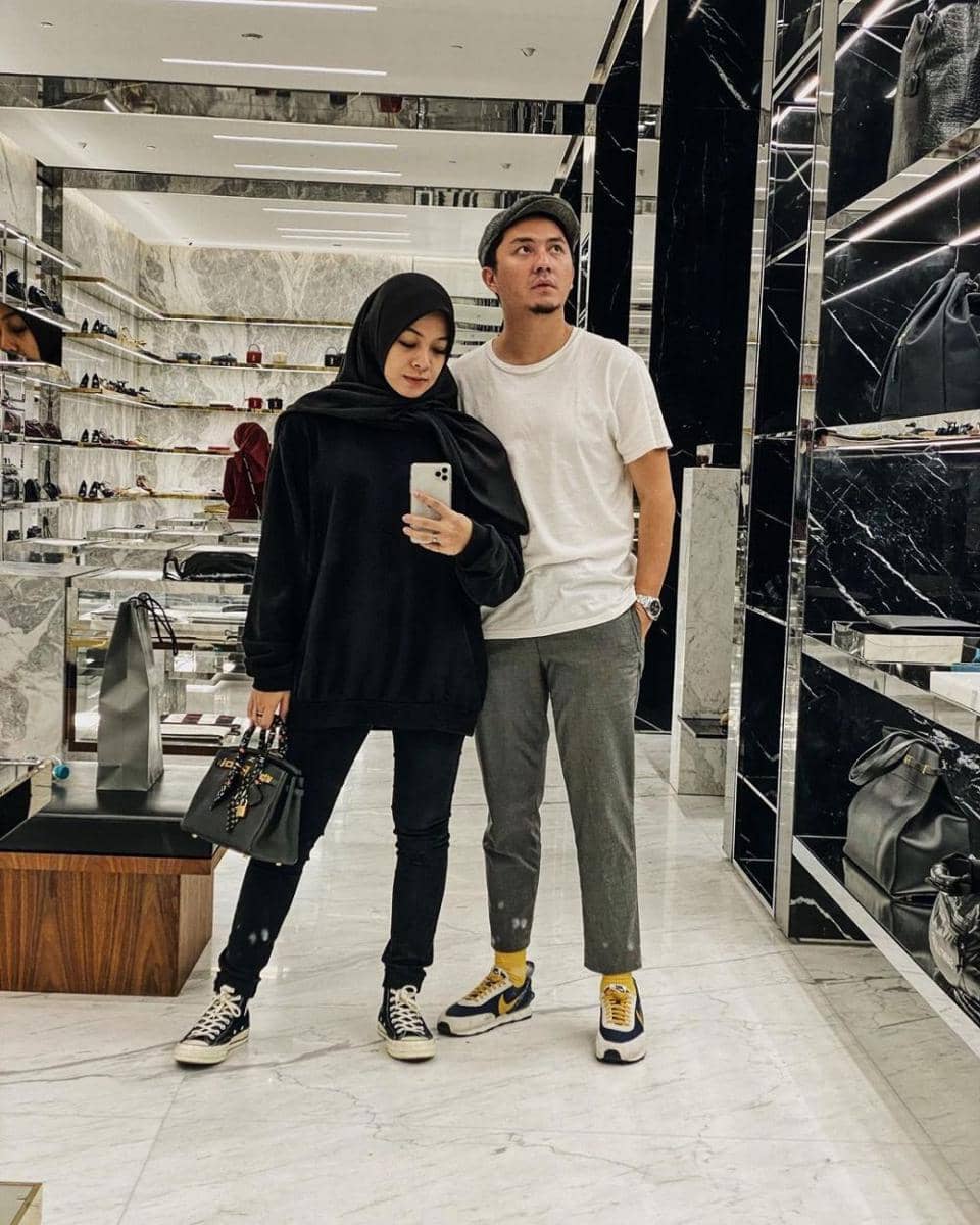 Ananda Omesh dan istri (instagram.com/omeshomesh)