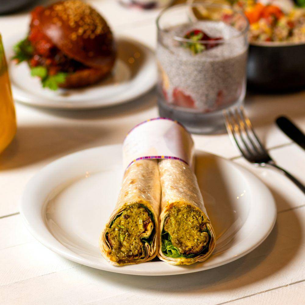 ilustrasi egg burrito (unsplash.com/Farhad Ibrahimzade)