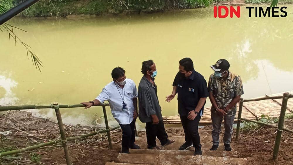 Warga  Tangerang Curhat ke Erick Thohir Minta Dibangun Jembatan