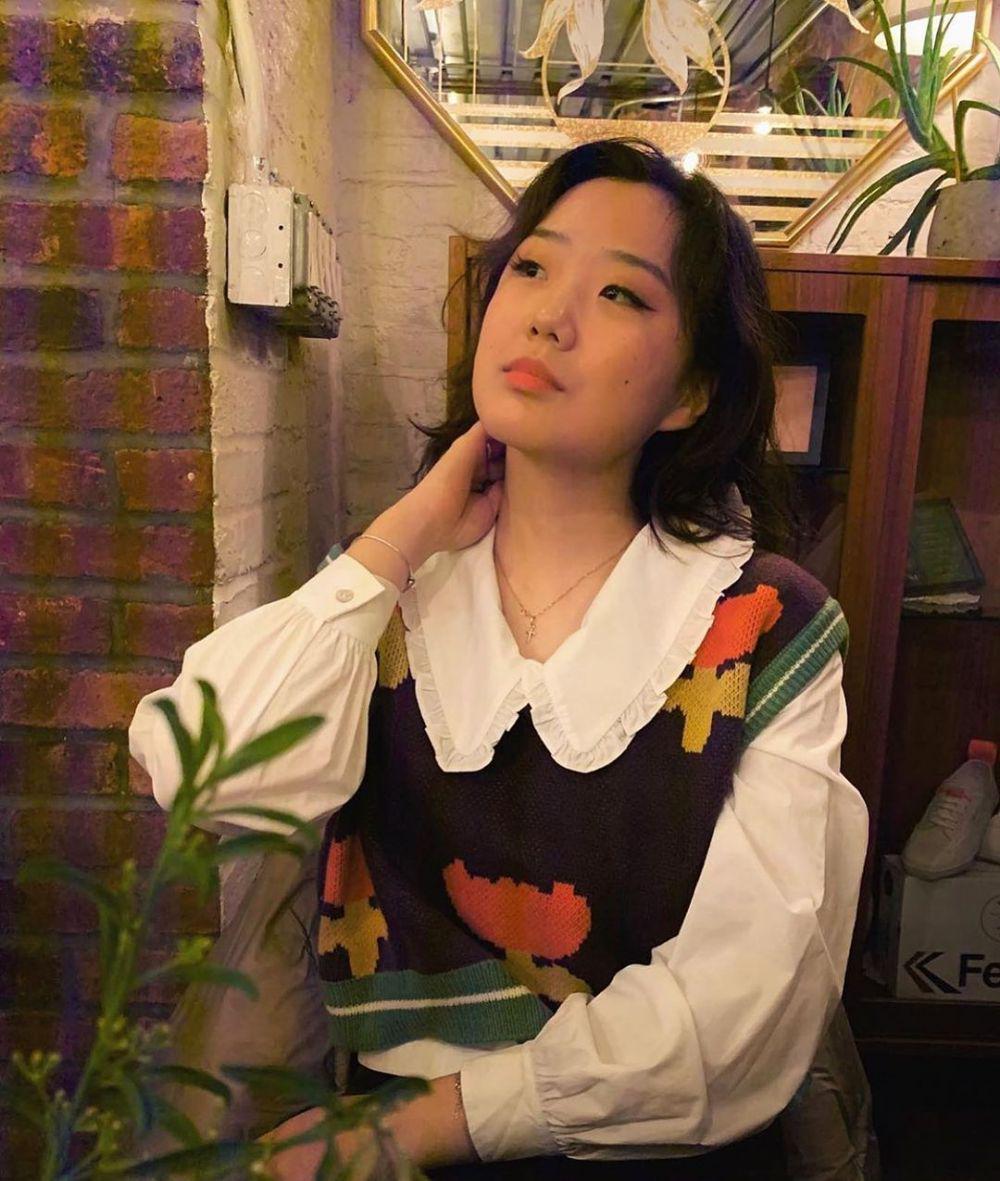 Sweater vest (instagram.com/kinaandtam)