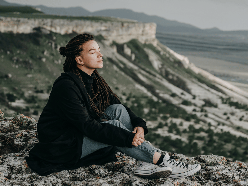 ilustrasi menerima diri sendiri (pexels.com/Dmitriy Ganin)