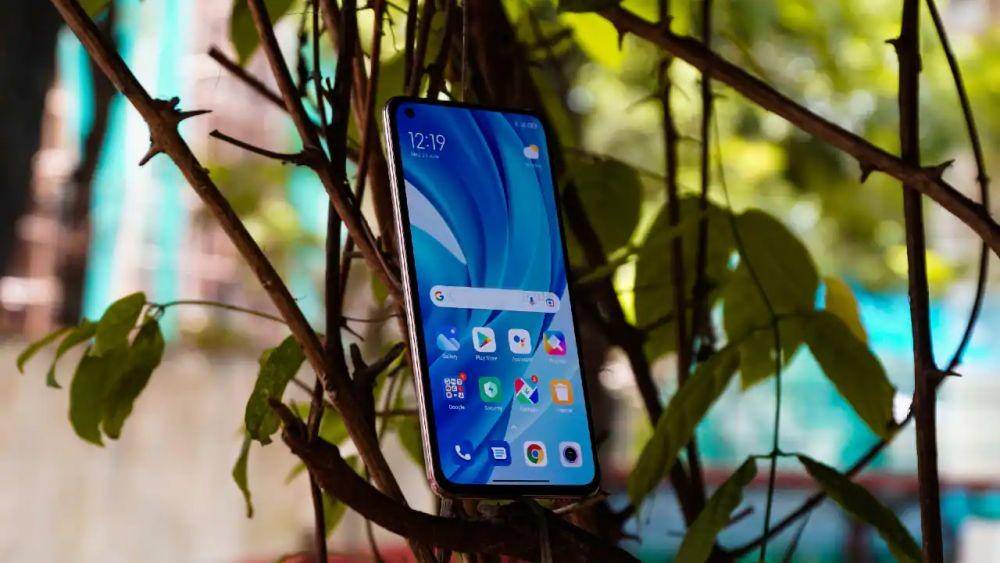 Xiaomi Mi 11 Lite 5G (moneycontrol.com)