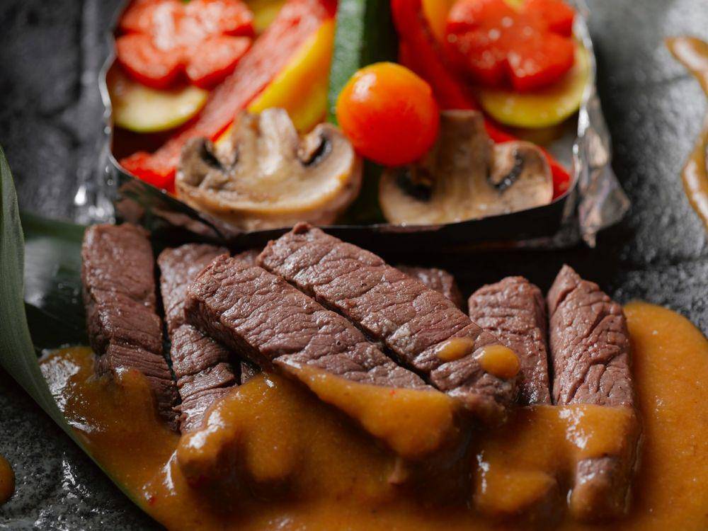 ilustrasi steak pineapple sauce (pexels.com/Rajesh TP)