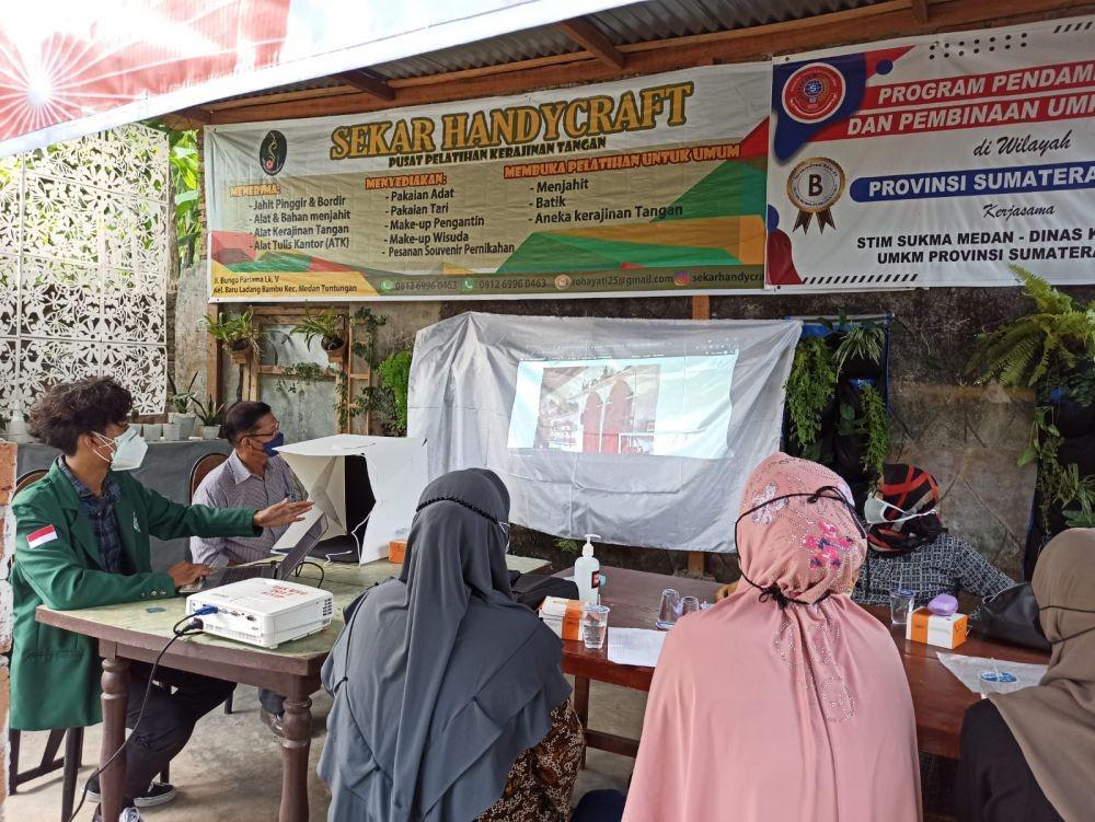 LPPM USU Latih Digitalisasi Pelaku UMKM Sekar Handycraft Medan