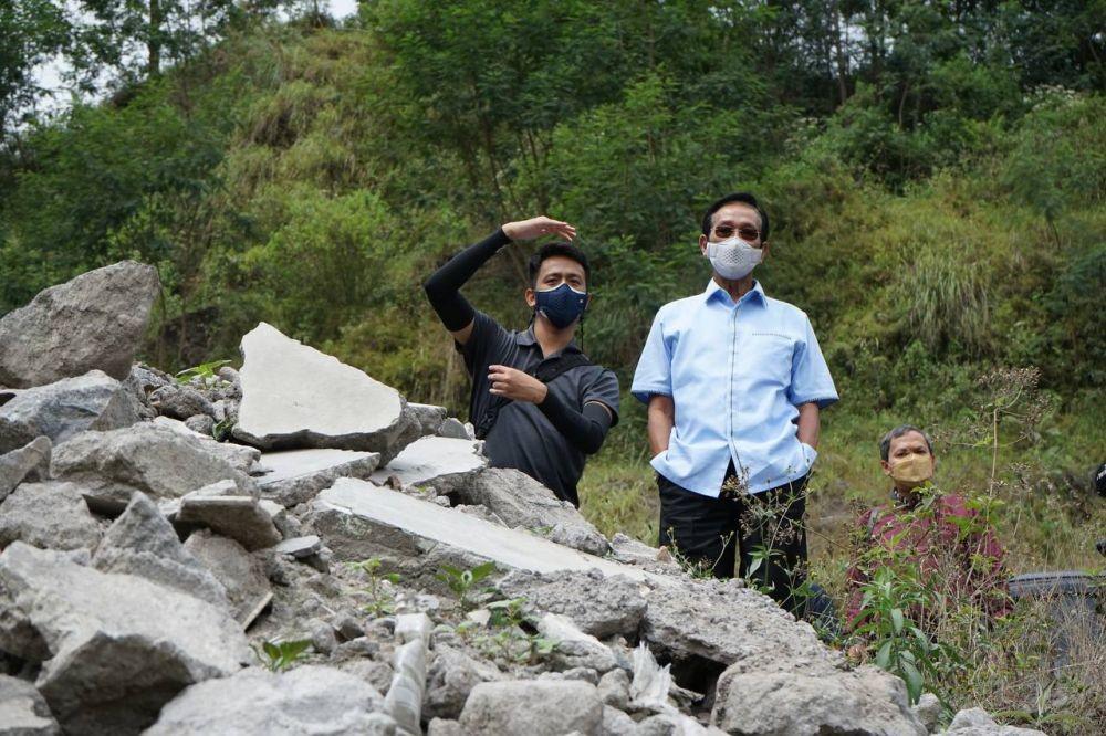 Sri Sultan HB X berdialog dengan penduduk lereng Merapi / Humas Kraton Jogja