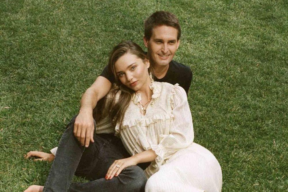 10 Potret Mesra Miranda Kerr dan Evan Spiegel Bos Snapchat