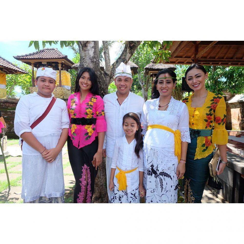 Kebaya Anindya Kusuma Putri. (instagram.com/anindyakputri)