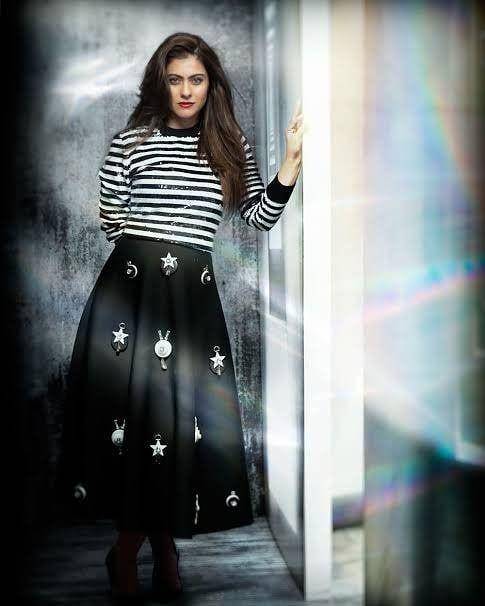 Style Simpel nan Berkelas ala Kajol (instagram.com/kajol)