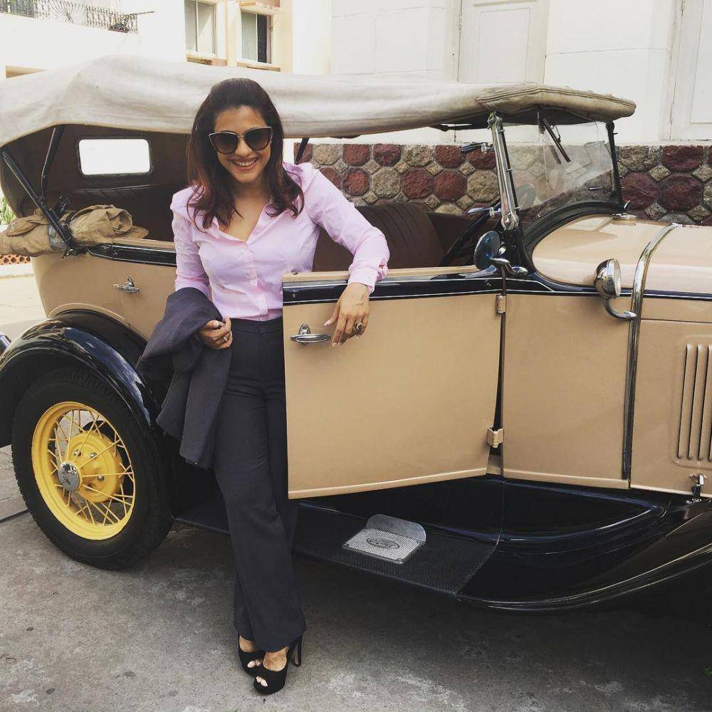Style Simpel nan Berkelas ala Kajol (instagram.com/kajol)