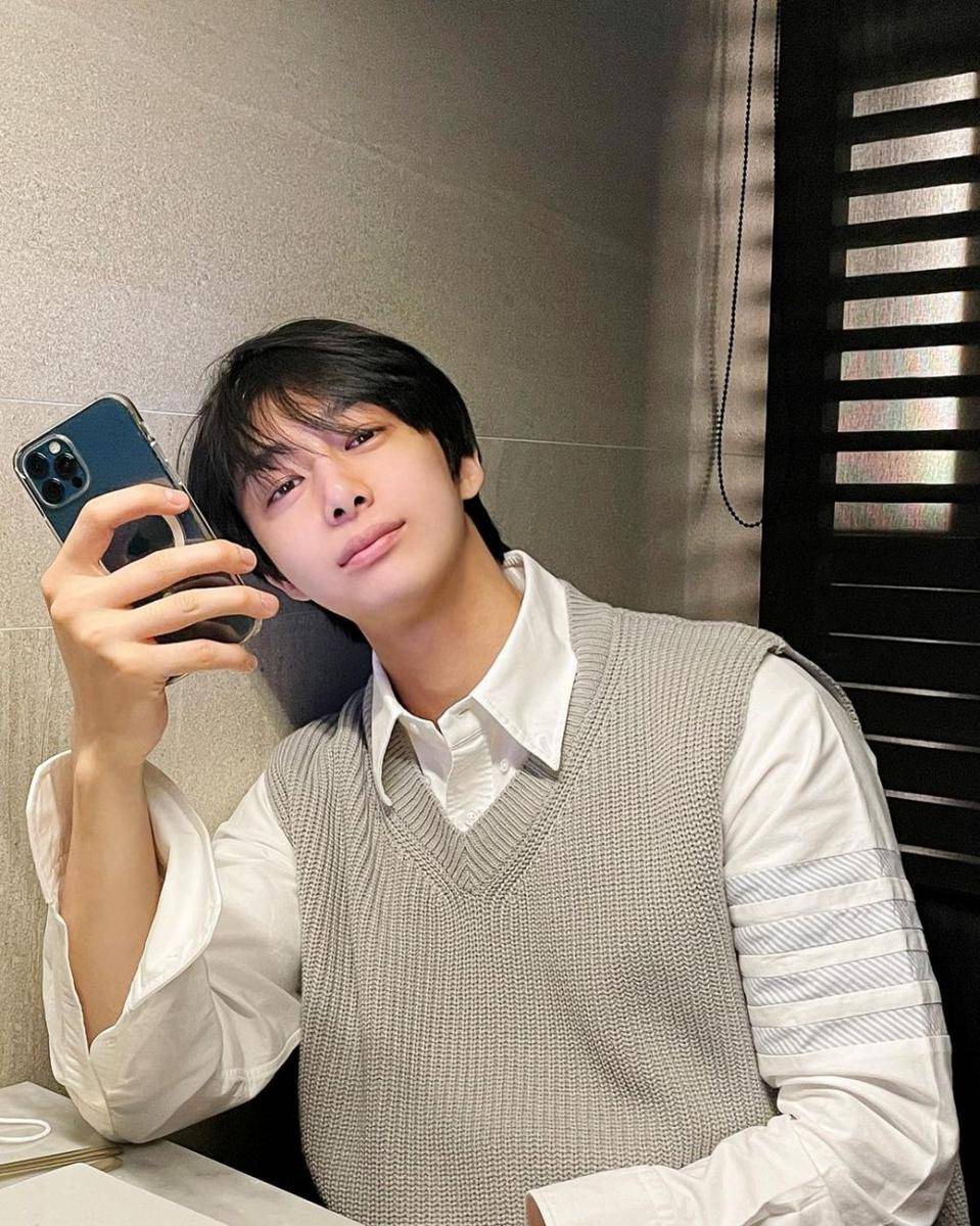 Hyungwon MONSTA X (instagram.com/coenffl)