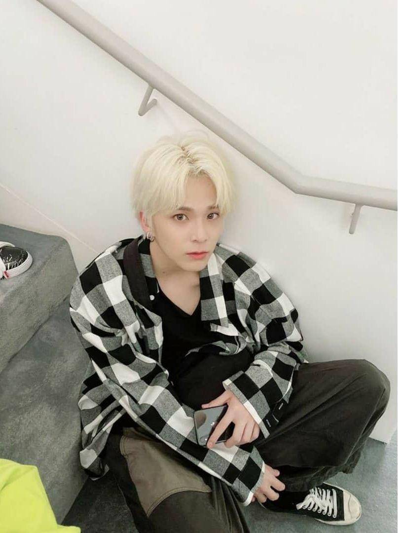 Outfit Asahi Treasure (instagram.com/ygtre4sure526)