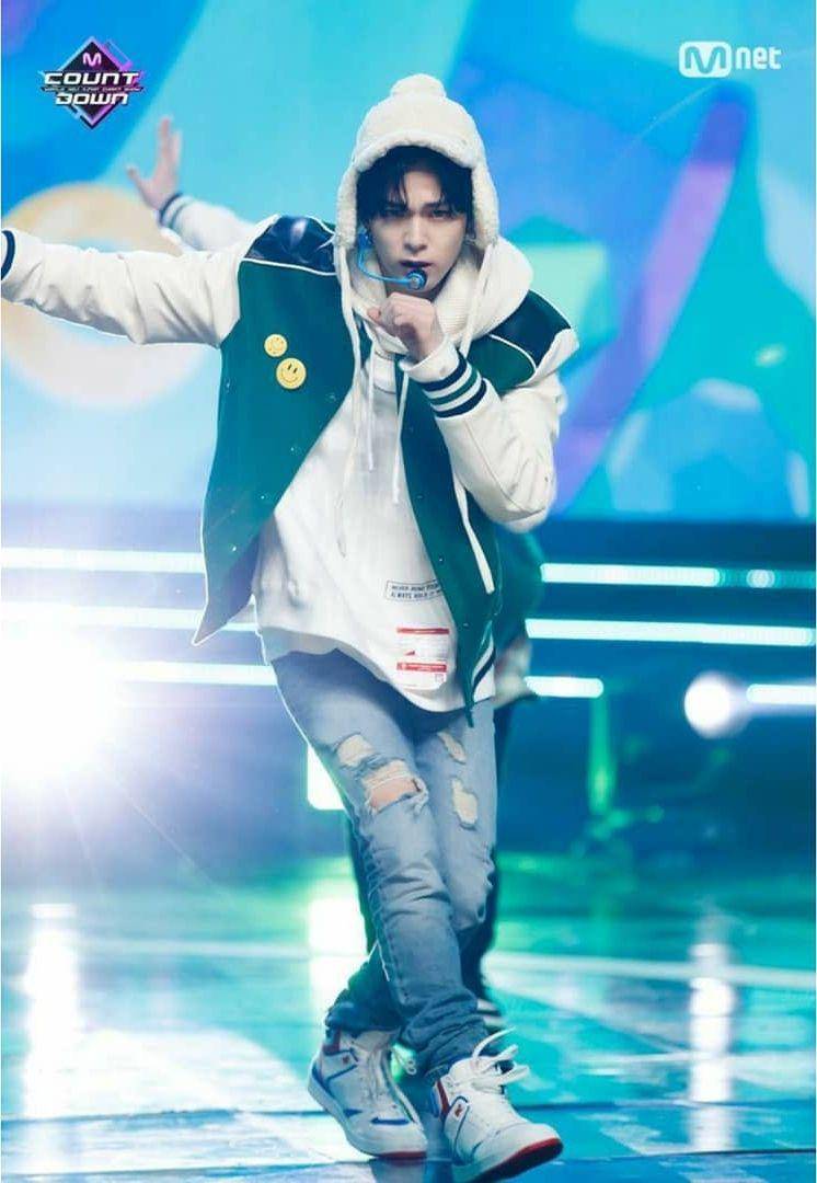 Outfit Asahi Treasure (instagram.com/ygtre4sure526)