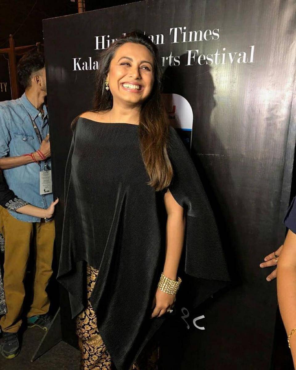 Gaya Kondangan Rani Mukerji (instagram.com/ranimukerji_official)