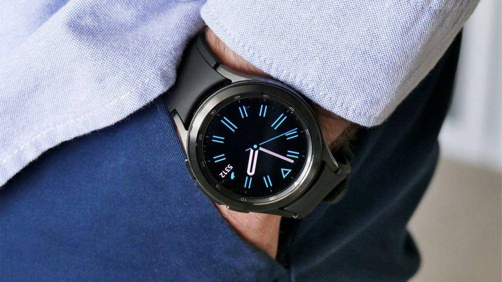 Samsung Galaxy Watch 4 Classic (digitaltrends.com)