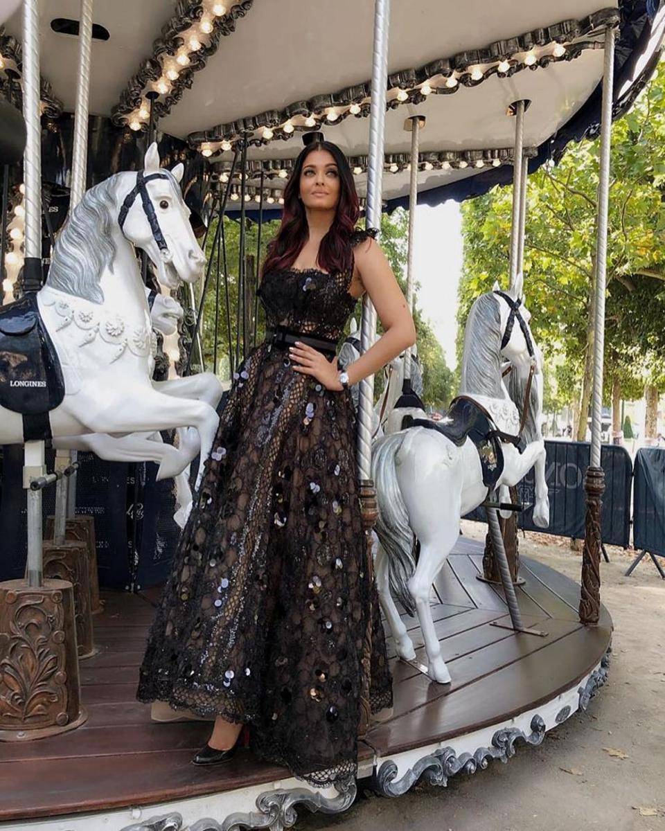 Style Glamor Aishwarya Rai (instagram.com/ aishwaryaraibachchan_arb)