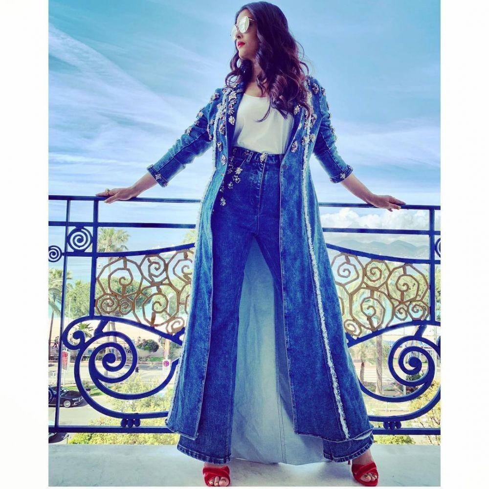 Style Glamor Aishwarya Rai (instagram.com/aishwaryaraibachchan_arb)