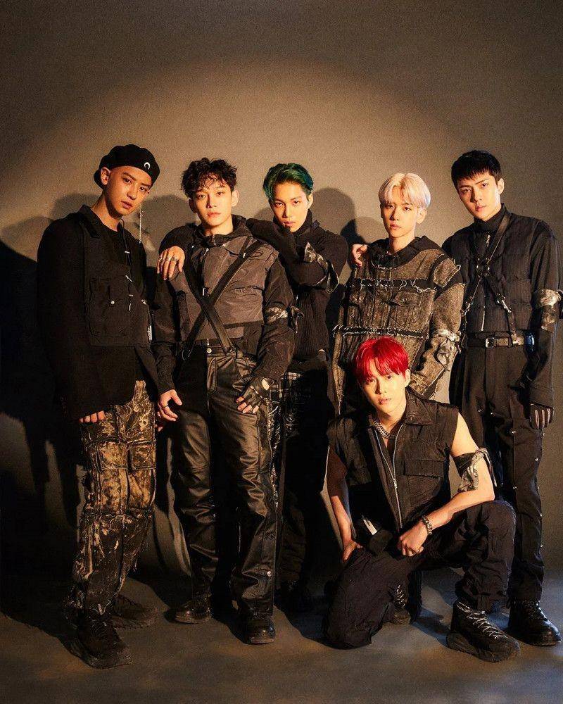 EXO (kpopping.com)