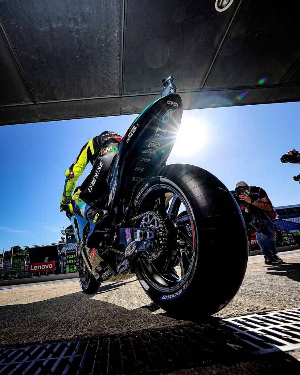 Rossi dan motornya (instagram.com/valeyellow46)