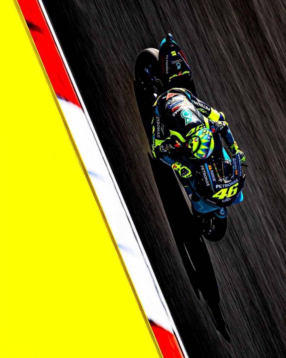 Rossi saat balapan MotoGP (instagram.com/valeyellow46)