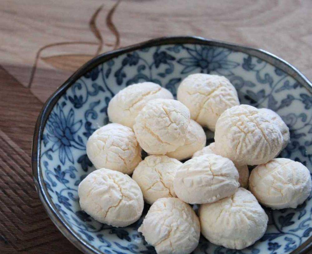 Kue bangkit (instagram.com/nusa.sf)