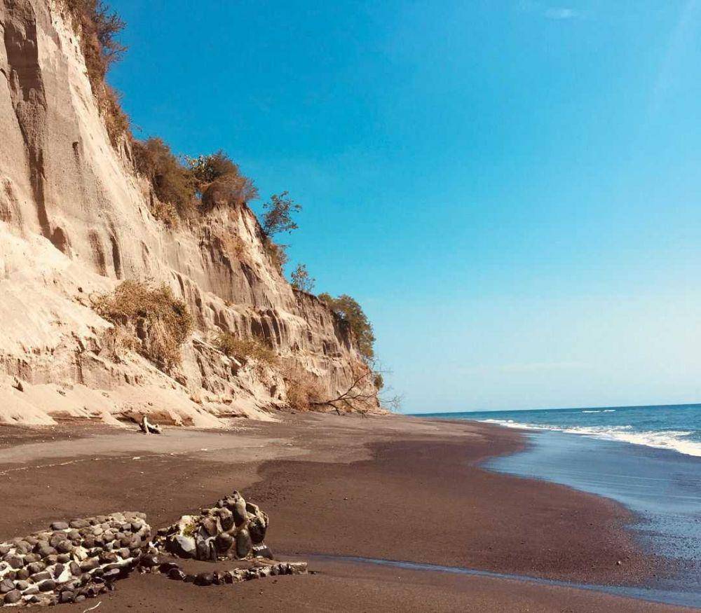 Pantai Tebing (instagram.com/mary_we)
