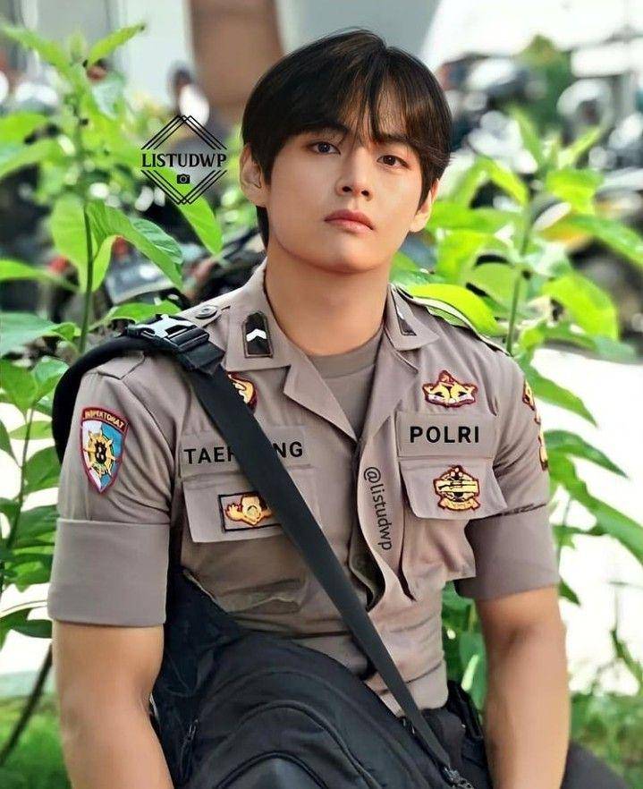 foto editan aktor dan idol Korea V BTS (instagram.com/list.edits)